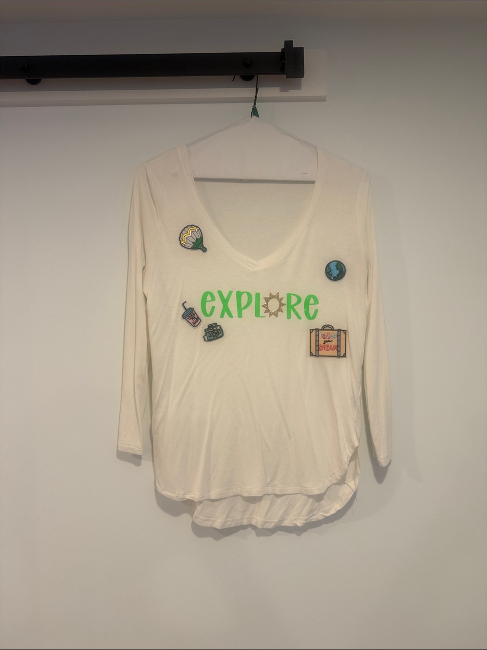 Old Navy White V-Neck Long Sleeve 'Explore' Graphic Tee